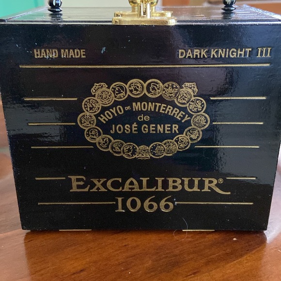 UNIQUE CIGAR BOX WOOD PURSE WITH MIRROR INSIDE AND BEADED HANDLE. - Picture 5 of 8